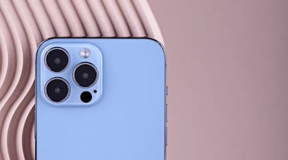 Los modelos de celulares de gama media y media alta suelen tener este micrófono externo