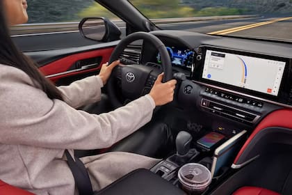 Los modelos del Camry pueden adquirirse con tracción delantera o integral, con las opciones híbridas en toda la gama