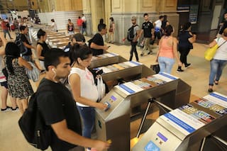 El insólito caso de un entuerto millonario que revelan algunos boletos de colectivo