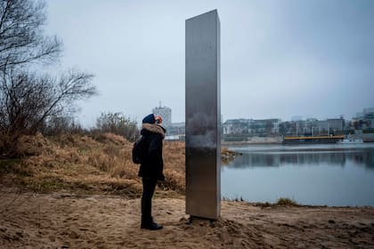 Los monolitos también aparecieron en Holanda, Estados Unidos y Gran Bretaña