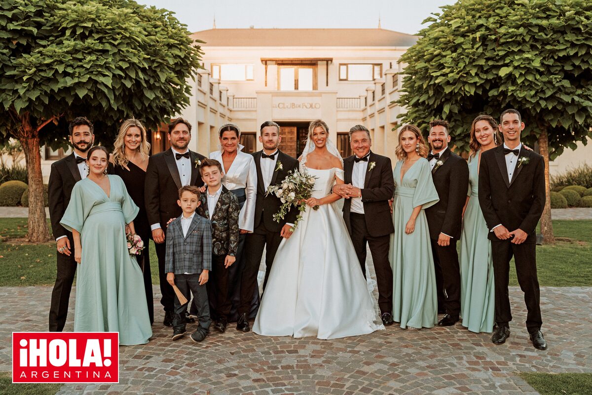Los Montaner. Quién es quién en la familia del cantante y los detalles más curiosos de la boda de su hijo Ricky Ricardo Montaner Mau y Ricky Stefi Roitman - LA NACION Los Montaner. Quién es quién en la familia del cantante y los detalles más curiosos de la boda de su hijo Ricky Ricardo Montaner Mau y Ricky Stefi Roitman - LA NACION