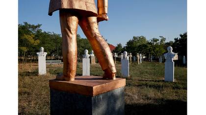 Los monumentos de Lenin en el museo del realismo social en Frumushika-nova, región de Odessa, Ucrania