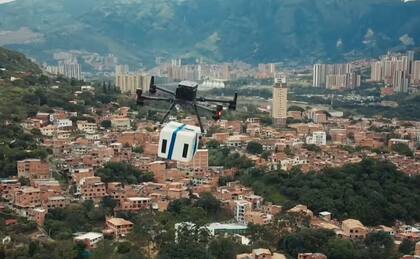 Los mosquitos Wolbachia son dispersados por Medellín a través de jóvenes en moto o también gracias a drones que sobrevuelan la ciudad