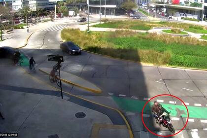 Los motochorros que protagonizaron el robo en Puerto Madero