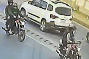 Los motochorros quedaron registrados por cámaras de seguridad