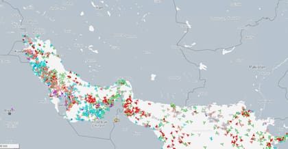 Los movimientos de buques en el estrecho de Ormuz el pasado miércoles 8 de abril