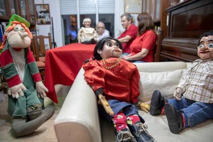 Los muñecos, Lalo, Juanita y Simón