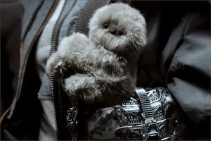 Adiós Labubu: así es Mirumi, el robot compañía presentado en Las Vegas que las influencers llevan en el bolso