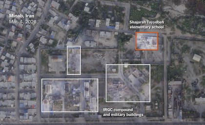 Los muros separan la escuela primaria para niñas del complejo de las Fuerzas Navales de la Guardia Revolucionaria de Irán, que fue blanco de múltiples ataques