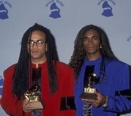 Los músicos de Milli Vanilli se llevaron el Grammy a Mejor Artista Nuevo, en 1990, pero luego debieron devolver su premio por no ser los que realmente cantaban en los discos