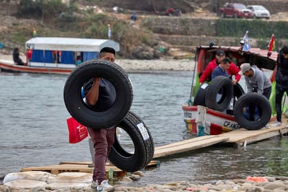 Los neumáticos en Bermejo salen un 50% más baratos que en la Argentina