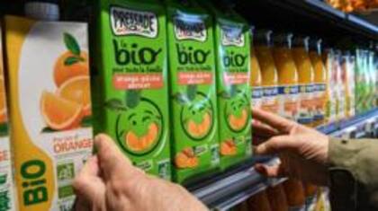 Los jugos en caja, elemento importante de las colaciones escolares, han ido bajando su stock en las góndolas de supermercados.