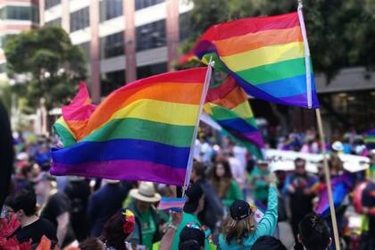 Los niños de Florida no pueden participar en eventos de drag queens o desfiles de la diversidad, según la ley