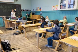 Coronavirus: el modelo que usa Noruega para garantizar clases presenciales