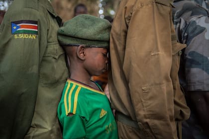 Más de 300 niños soldados, incluidas 87 niñas, fueron liberados en la región de Yambio, devastada por la guerra en Sudán del Sur, bajo un programa para ayudar a reintegrarlos a la sociedad