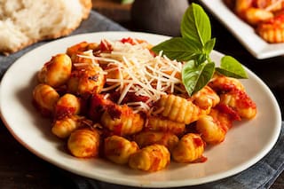 Así se hacen los tradicionales ñoquis del 29, ideales para el domingo de lluvia