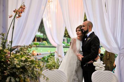 Los novios, tras la emotiva ceremonia