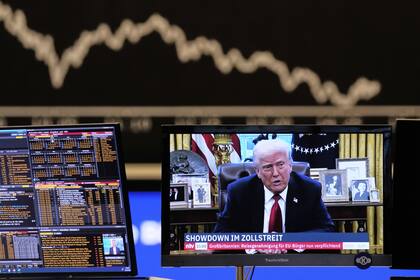 Los nuevos aranceles aplicados por Trump impactan en múltiples sectores, desde alimentos y automóviles hasta productos electrónicos y medicamentos