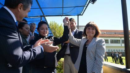 Los nuevos chalecos antibalas diseñados para el personal femenino de las fuerzas federales