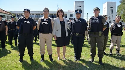 Los nuevos chalecos antibalas diseñados para el personal femenino de las fuerzas federales