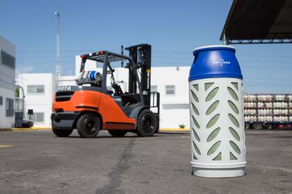 Los nuevos envases plásticos son 65 % más livianos, lo que hace que este cilindro sea fácil de manipular y se reduzca el riesgo de lesiones del personal en el lugar de trabajo