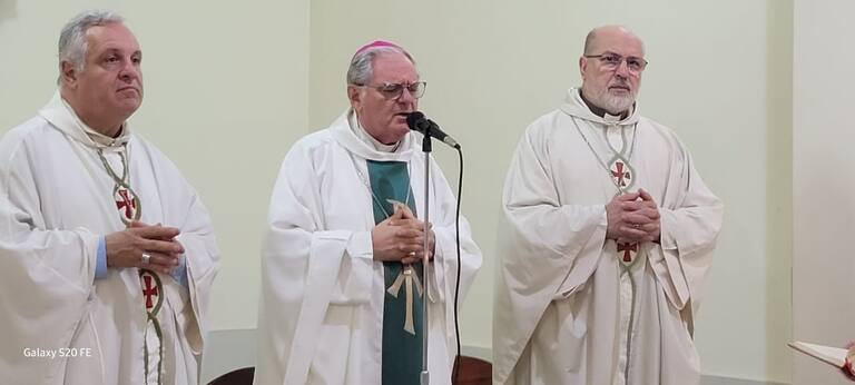 O Arcebispo Ojea disse que a visita de Francisco ao país ajudaria a “curar as feridas” e a promover o diálogo.