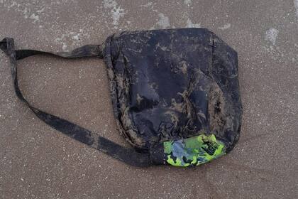 Los objetos hallados por Prefectura durante los rastrillajes hechos entre el domingo y el martes entre Pinamar Norte y Nueva Atlantis