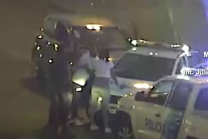 Los ocupantes del Volkswagen Fox quedaron detenidos