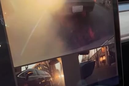 Los oficiales bloquearon el paso y descendieron de forma abrupta