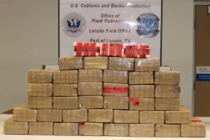 Los oficiales federales hallaron 40 paquetes de metanfetamina valuados en 2,6 millones de dólares