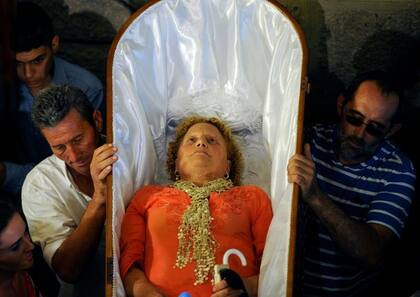Los "ofrecidos" estuvieron al borde de la muerte o tuvieron a allegados en esa tesitura y se ofrecen a Santa Marta para agradecerle su intervención.