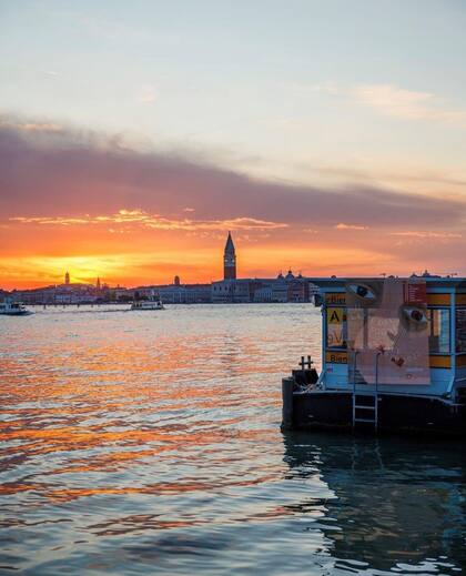 "Los ojos de mi mamá en Venecia", escribió Cecilia Vicuña junto a esta foto en su cuenta de Instagram