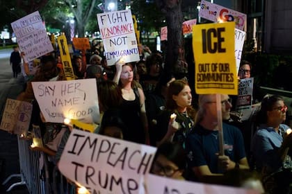 Los operativos de ICE han desencadenado protestas en EE.UU. desde el año pasado