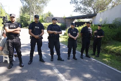Los operativos en la quinta de Pilar vinculada al entorno de Claudio "Chiqui" Tapia; el Gobierno se subió a la ofensiva contra el mandamás de la AFA
