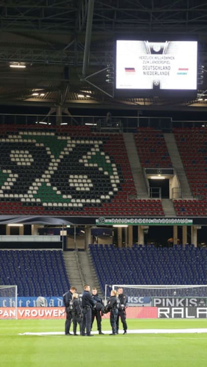 Los organismos de seguridad en el estadio alemán