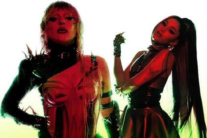 Los outfits elegidos por las cantantes para promocionar el single