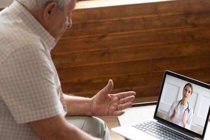 Los pacientes que tienen conexión a internet prefieren ir a citas virtuales con los médicos para evitar los hospitales y las clínicas