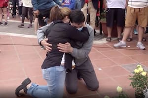 Los padres de Fernando Báez Sosa en la escena del homicidio