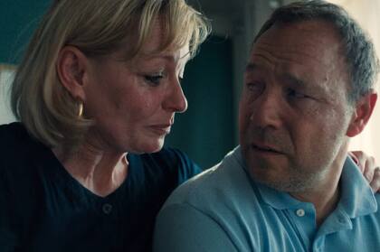 Los padres de Jamie destrozados tras haberse enterado de que su hijo se declararía culpable (Foto: NETFLIX)