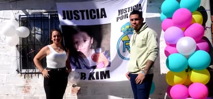 Los padres de la menor siguen reclamando justicia