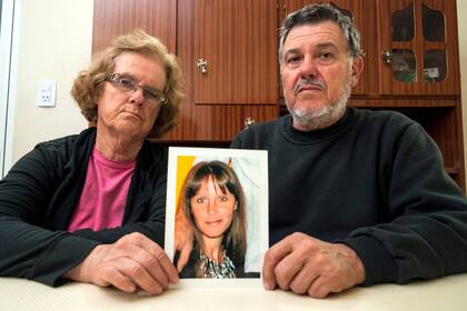 Los padres de Paula Perasi siguen pidiendo por su hija que desapareció en San Lorenzo hace más de tres años