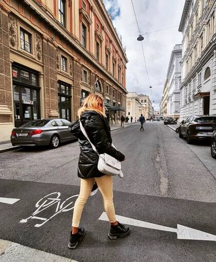 “Los padres le abren una cuenta desde que nacen y a los 18, cuando la reciben de regalo, las personas deciden si lo ahorrás, o comprás un auto, o viajás”, dice Melani (IG: @i_am_mel_____)