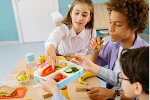 Recetas de snacks saludables y caseras para que los chicos coman en el recreo