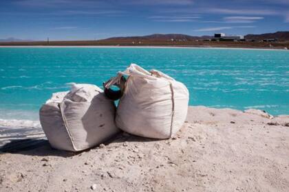 Argentina desarrolla su industria para hacer más eficiente la producción de los químicos del litio