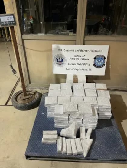 Los paquetes de metanfetamina que la CBP encontró también en Eagle Pass, Texas