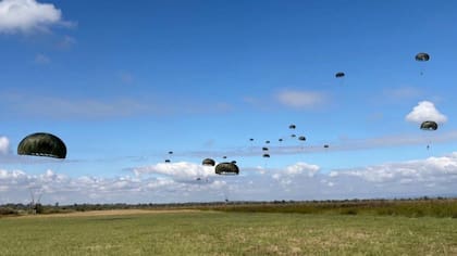 Los paracaídas fueron los grandes protagonistas de las jornadas (Foto: argentina.gob.ar)
