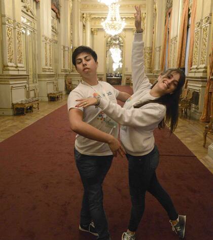 Los parlamentarios juveniles hicieron gala de su frescura en la visita al teatro Colón