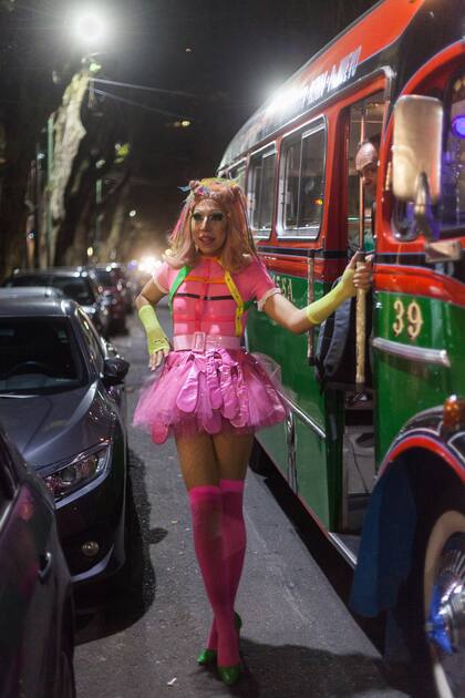 Los participantes de Calesita II eran invitados a subir a varios colectivos que circulaban gratis de un restaurante a otro.