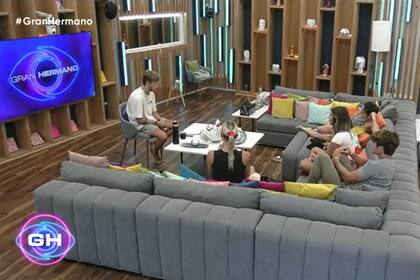 Los participantes de GH conmemoraron el 8 de marzo (Captura video)