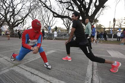 Los participantes de la Maratón de la Ciudad de Buenos Aires vivieron una fiesta deportiva 
